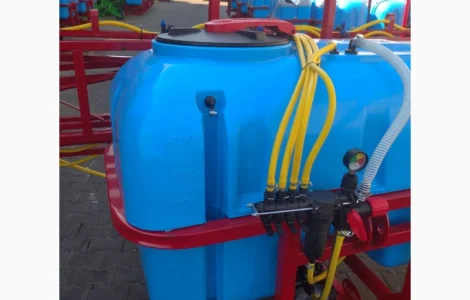 Обприскувач на 800л на мтз юмз гнута рама посилены крила+стабілізатор