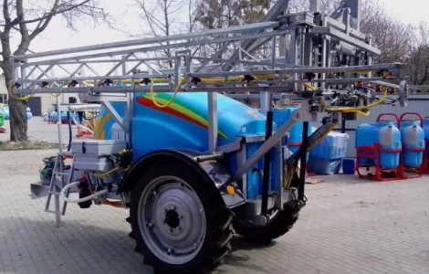 Опрыскиватель+ 2500 Гидравлика, смеситель Свежая поставка Увеличенный клиренс МАКСУС 2500