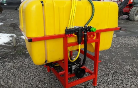 Обприскувач для садів та виноградників 800 л