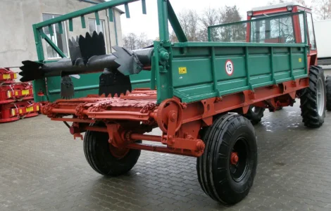 Розкидач навоза на 4 тони