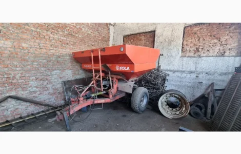Розкидач мінеральних добрив Sola D-903 Plus