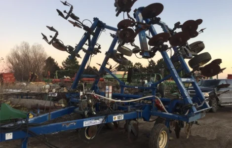 Аппликатор внесения безводного аммиака Blu-Jet Land Walker 17 рядов