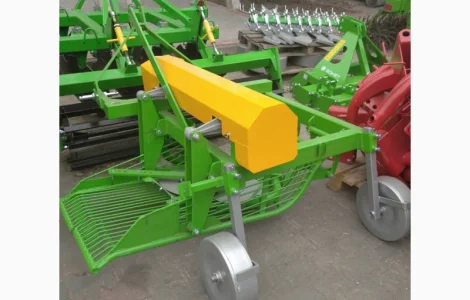 Картоплекопалка, копачка для картоплі вібраційна з викідом на бік BOMET (PL)