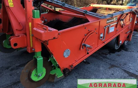 Holaras UR135 - копалка для цибулі і столового буряку