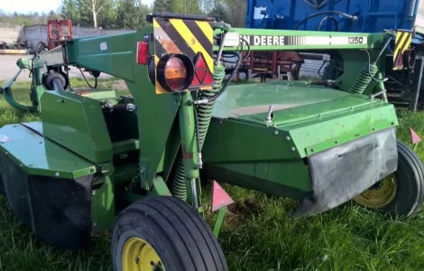 Косарка-плющилка JOHN DEERE 1350