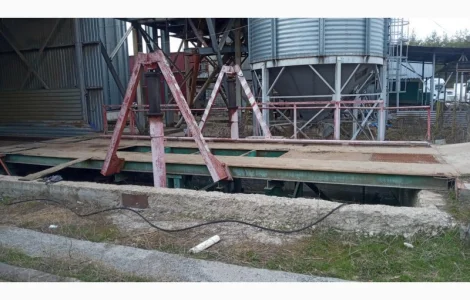 Предприятие продаёт Гидравлический автомобилеразгрузчик (ГУАР)