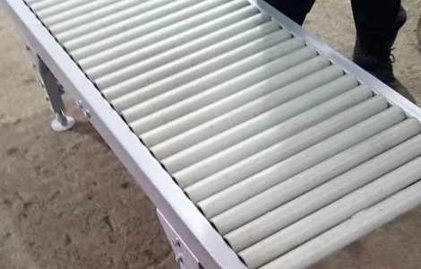 Рольганг, роликовий конвеєр