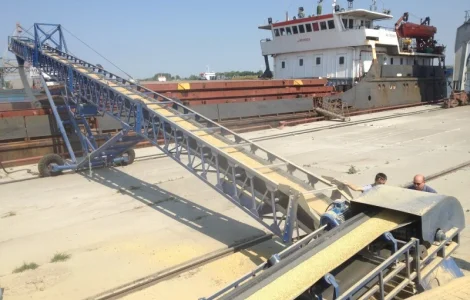 Передвижной ленточный кораблепогрузчик СТРЕЛА