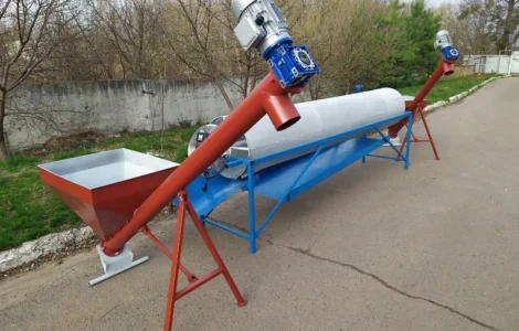 Шнековий дозатор 108