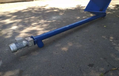 Шнек, погрузчики, шнекові конвеєри, шнековий дозатор, комбайни, змішувачі