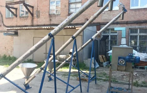 Шнекові транспортери для ягід з нержавіючої сталі від виробника