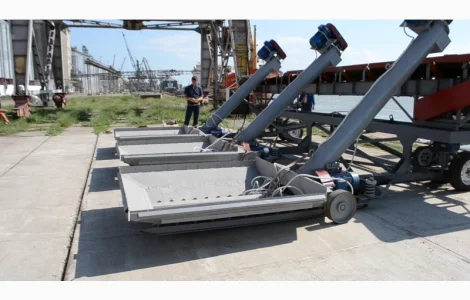 Шнековый разгрузчик вагонов хопперов