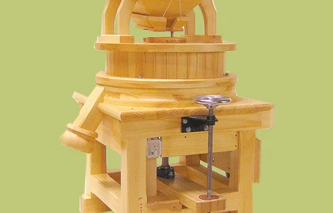 Мельница на каменных жерновах под заказ