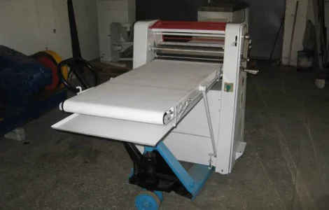 Тестораскаточная машина МНРТ-130/600