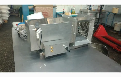 Машина струнного різання моноліту вершкового масла