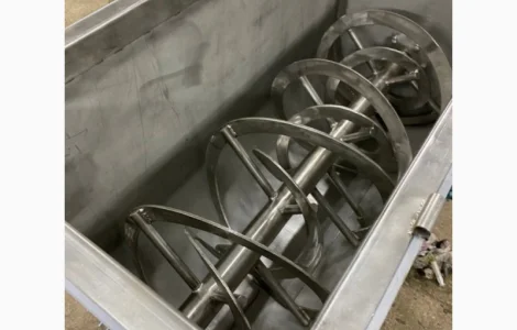 Міксер промисловий для порошків, лопатевий, стрічковий 2000 літрів. Виробник