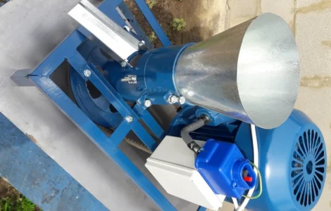 Гранулятор бытовой для комбикормов с двигателем