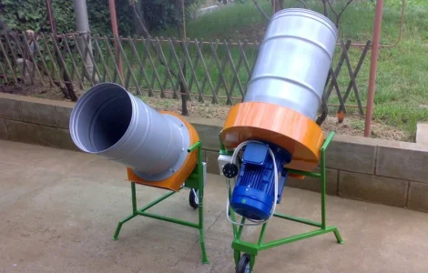 Измельчитель - зернодробилка - Соломорезка "Вихрь -2" 2, 2 Квт, 100Кг/час