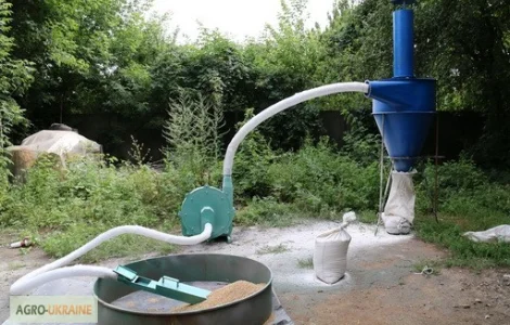 Универсальная зернодробилка молотковая ГНОМ 18