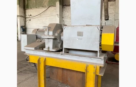 Дробилка для жмыха, подрібнювач макухи