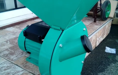 Зернодробилка MASTER KRAFT IZKB-2800, 2.8 кВт