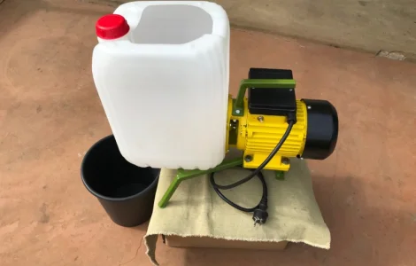 Измельчитель, гидромельница, зернодробилка, кормоприготовитель "Аппетит 40" на 220В