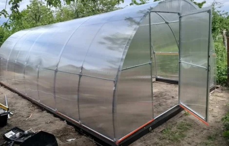 Теплиця для садівників і дачників з полікарбонатом та плівкою.ЗАВОД ТЕПЛИЦЬ