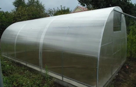 Арочная теплица «Днепр-3» с сотовым поликарбонатом