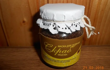 Скраб-маска для обличчя «Медова»