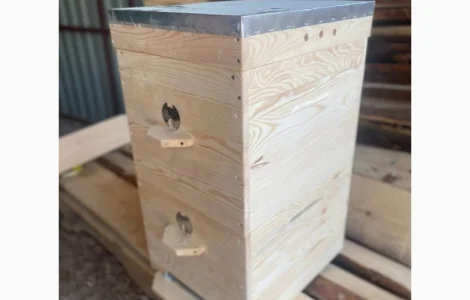 Улей Дадан на 12 рамок, двухкорпусный, полностью укомплектованный