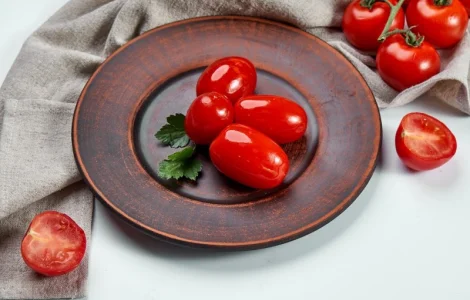 Купуємо помідор бочковий