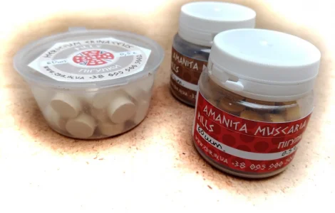 Пігулки з мухомора червоного (Amanita Muscaria) та пантерного (Amanita Pantherina)