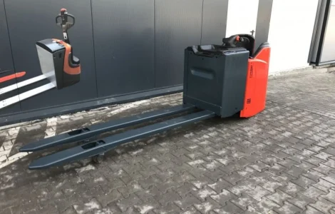 Електротележка самоходна LINDE T 20 SP 2012 2т. довгі вила