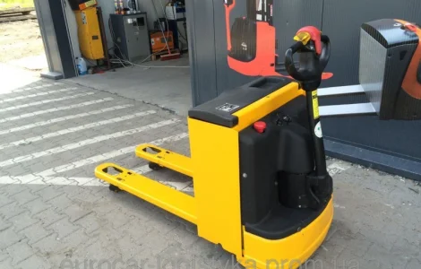 Самоходная электрическая тележка KOMATSU 1800кг