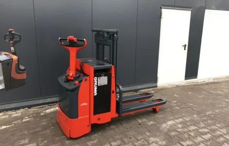 Б/У Штабелер электрический самодвижной LINDE L12L 1, 2т 2, 0м батарея 2010 г