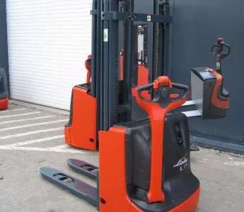 Электрический штабелер LINDE L12 2011г 3, 1м