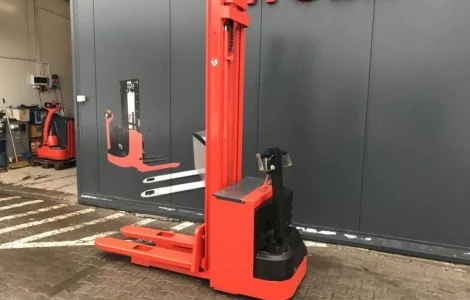 Б/У Штабелер электрический LINDE L12R 1, 2т 3, 8м