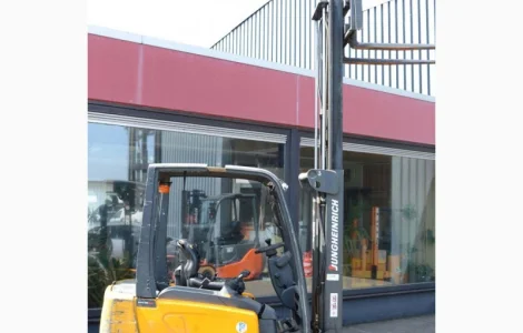 Вилочный погрузчик Jungheinrich EFG-Vac 16L