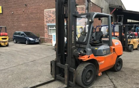 Вилочный погрузчик Toyota 42-7FD40