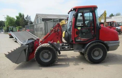Фронтальный погрузчик JCB 406