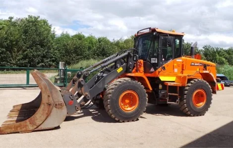 Фронтальный погрузчик Doosan DL250TC-3