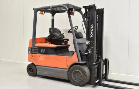 Вилочный погрузчик Toyota 7FBMF30
