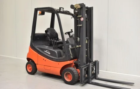Вилочный погрузчик Linde H 18 T-03