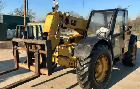 Телескопический погрузчик Caterpillar TH 330 B