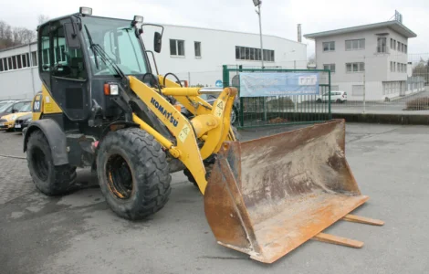 Фронтальный погрузчик Komatsu WA 80-5