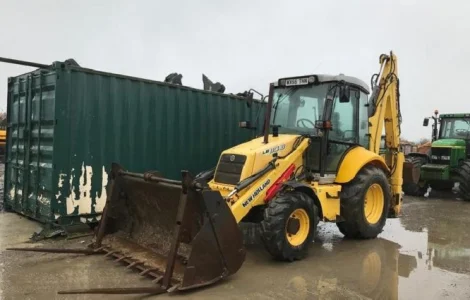 Экскаватор-погрузчик New Holland LB110