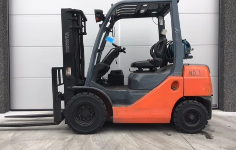 Вилочный погрузчик Toyota 02-8FG25