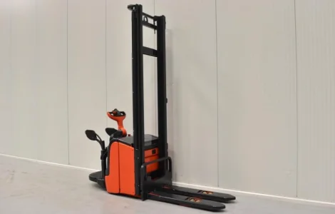 Штабелер Linde L 14 AP