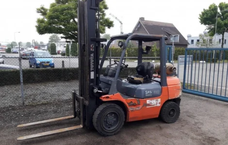Вилочный погрузчик Toyota 02-7FGF30