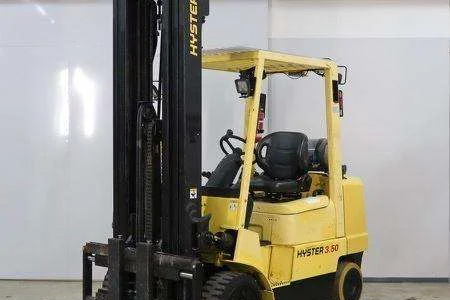 Вилочный погрузчик Hyster S3.50XM 2003 года